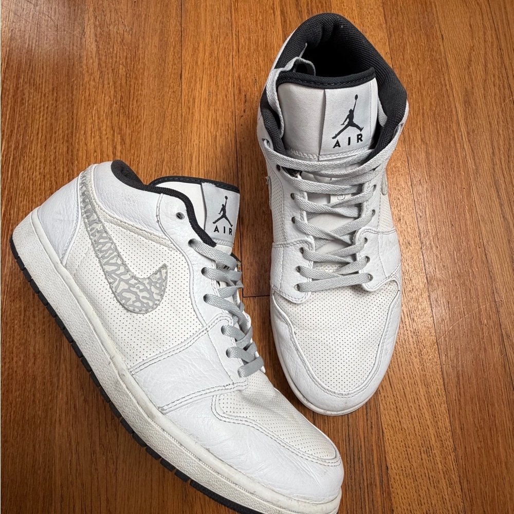 Jordan 1 Low Elephant Print